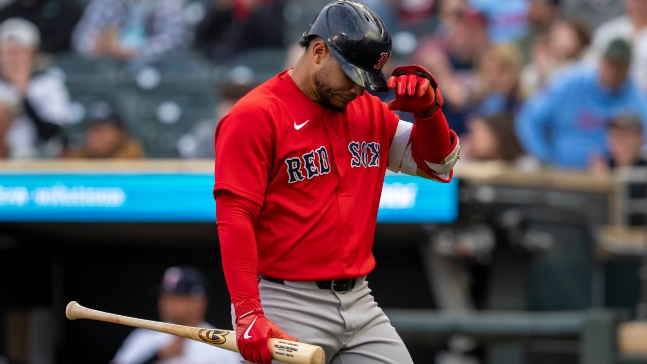 Boston loses again, Willson Contreras leaves early
