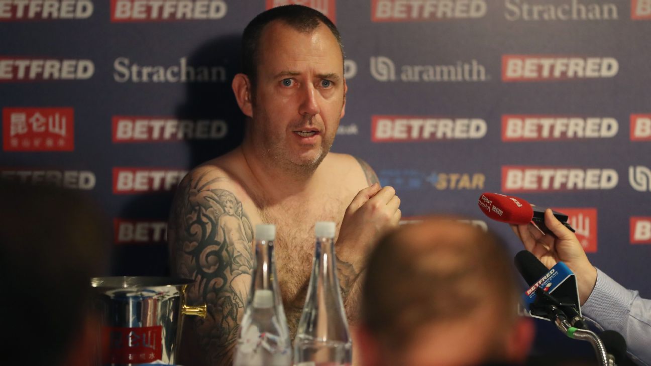 World Snooker Championship: Mark Williams would 'run down the M4 naked' for fourth title