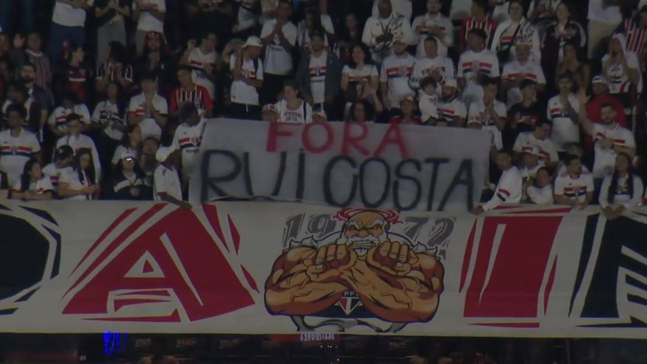 Com direito a faixa no Morumbis, torcida do São Paulo protesta e cobra saída de Rui Costa