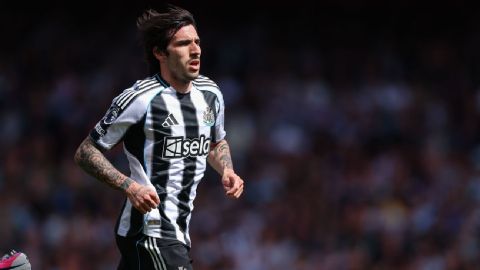 Transfer rumors, news: Liverpool look to Martinez .