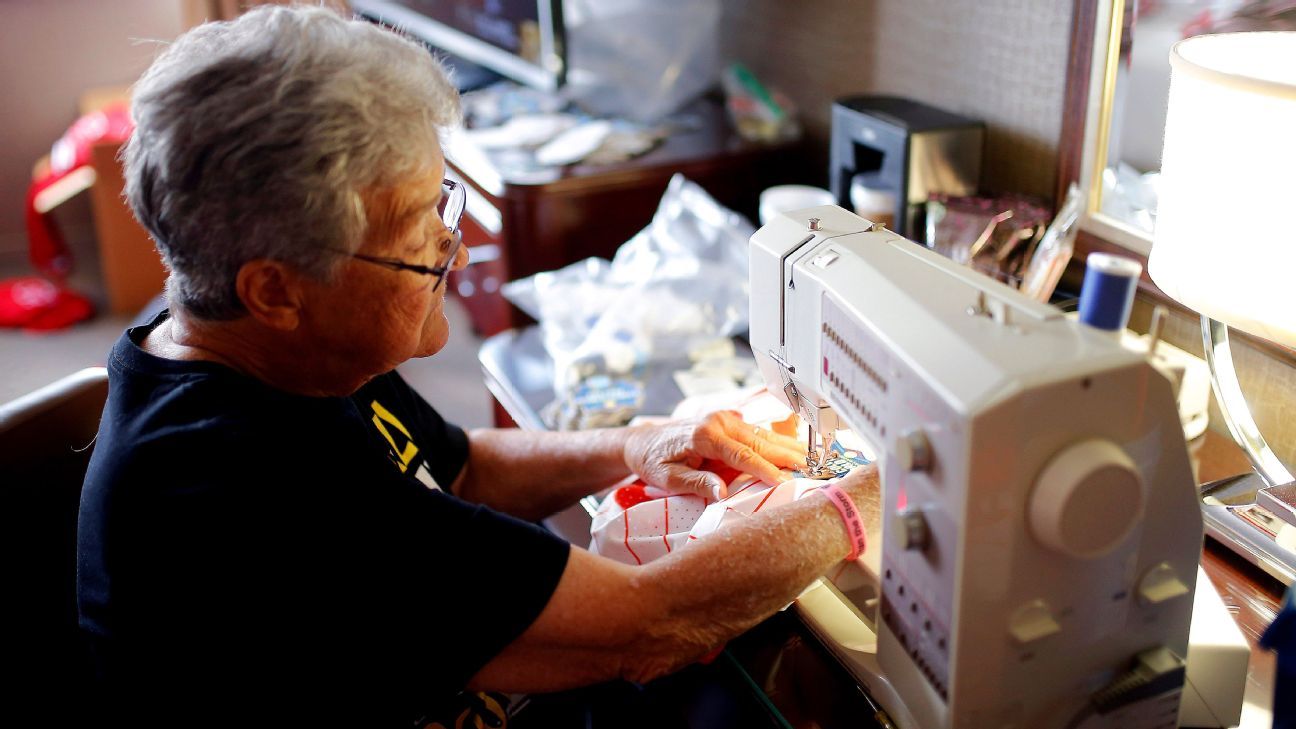 Carolan Bledsoe, 81, Mends Uniforms at Women's College World Series