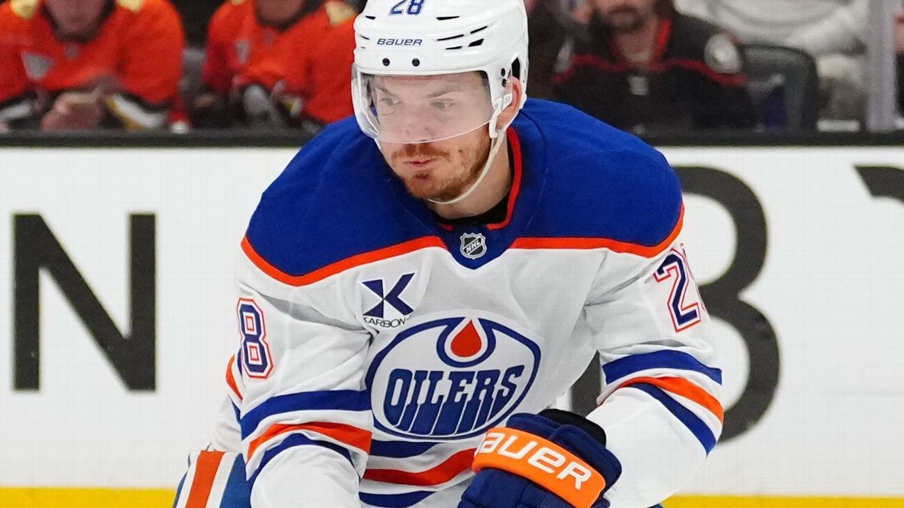 Leafs sign Roslovic to 2-year deal, send Robertson to Pens