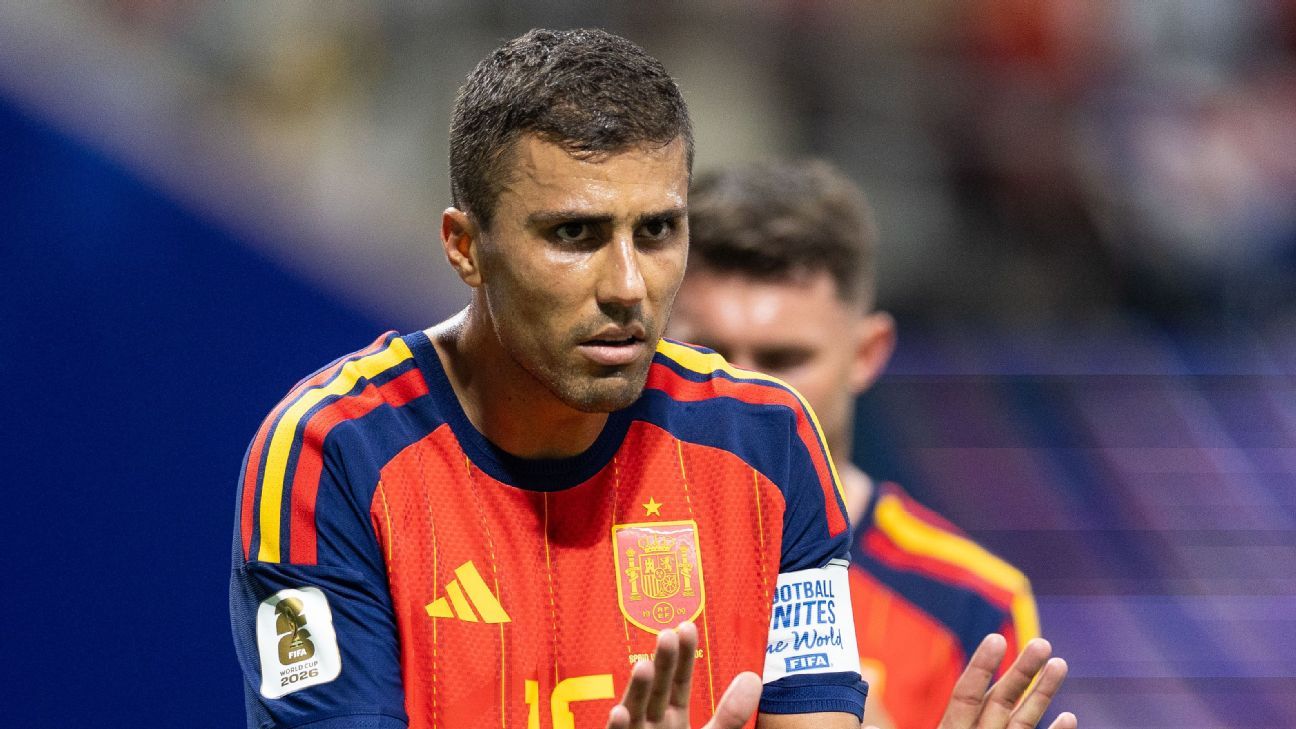 Spain coach Luis de la Fuente defends Rodri from 'insulting' criticism