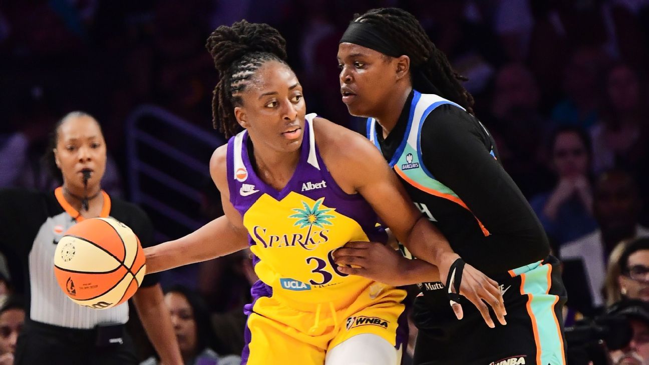 Ogwumike's shot lifts Sparks on 'emotional' night