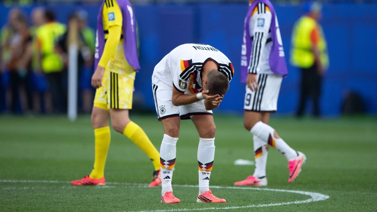 World Cup Daily: Germany, Netherlands pay the pena...