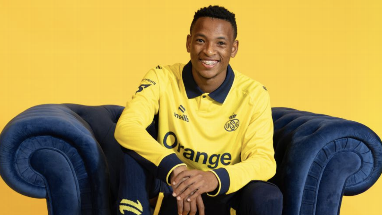 Relebohile Mofokeng completes four-year deal with RUSG from Orlando Pirates