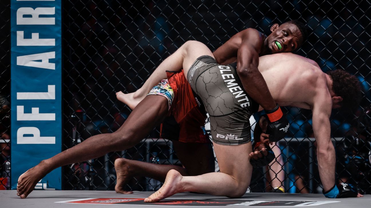Nkosi Ndebele, campeão do PFL África, inicia jornada pelo título mundial dos galos na PFL em Washington D.C.