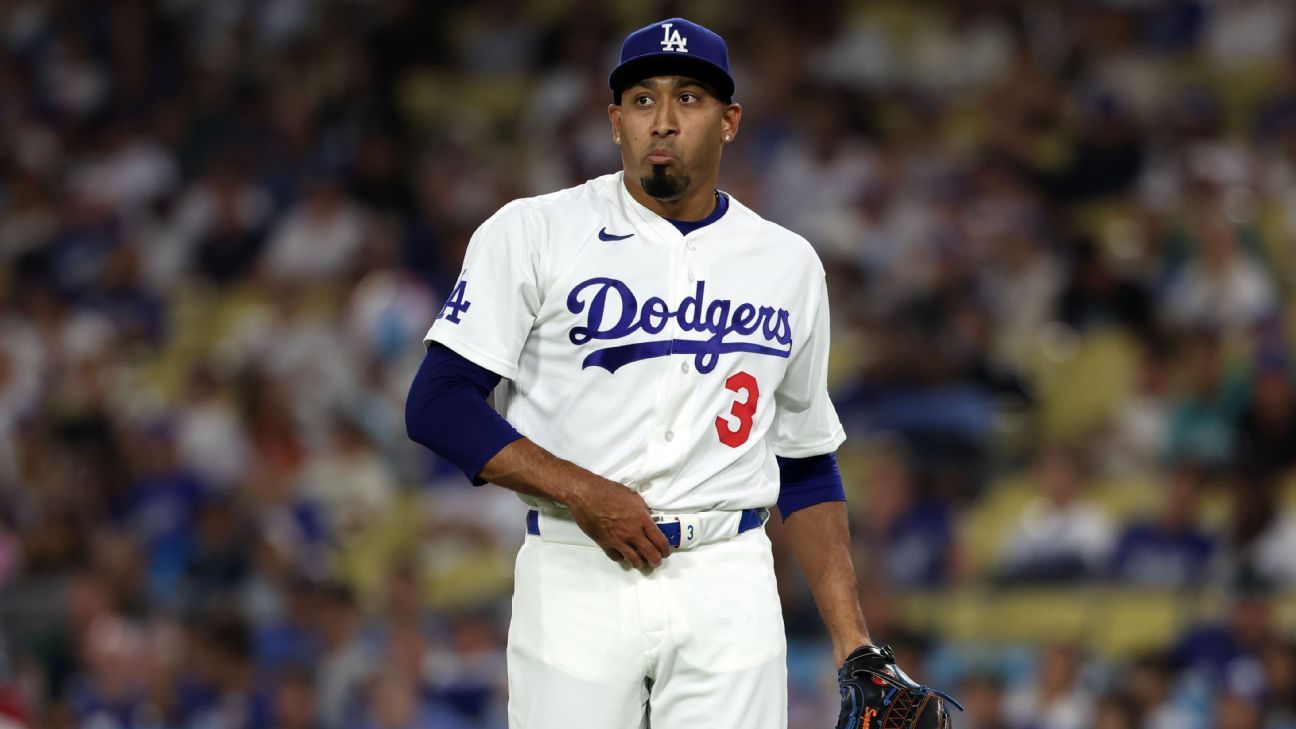 Dodgers' Diaz tinkering with arm angle while on IL