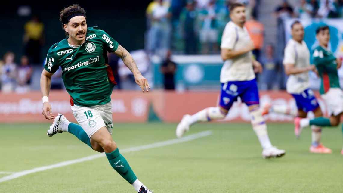 Maurício comemora o primeiro gol do Palmeiras na partida das oitavas de final da Copa do Brasil