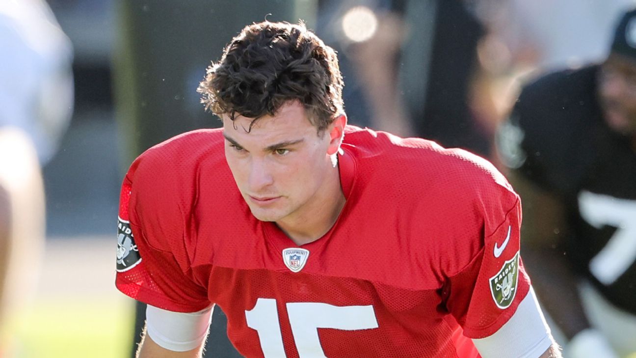 Latest news, buzz from training camps: Mendoza gets first starter reps, Chiefs get chippy