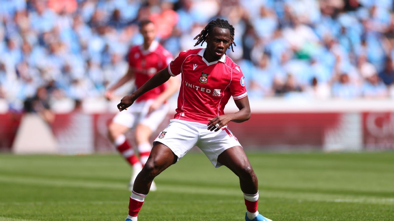 Wrexham sign Kaboré from Manchester City