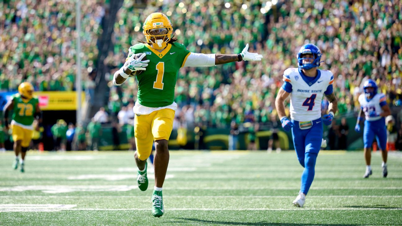 No. 2 Oregon overcomes slow start, survives Boise