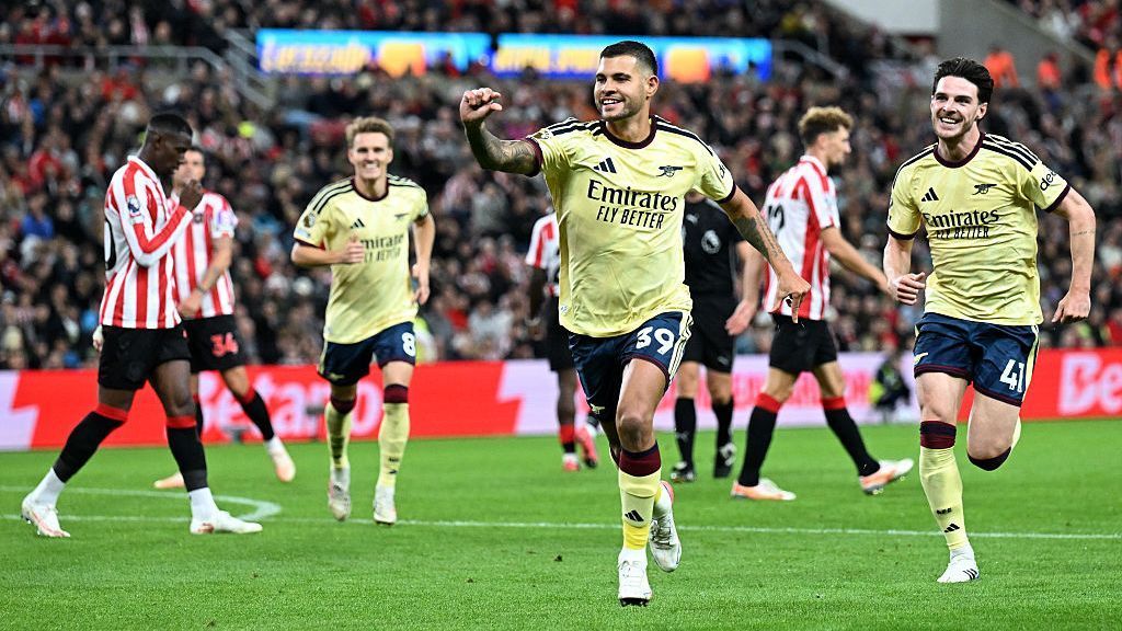 A Dramatic Saturday in the Premier League: Arsenal Soars, Spurs Stumbles