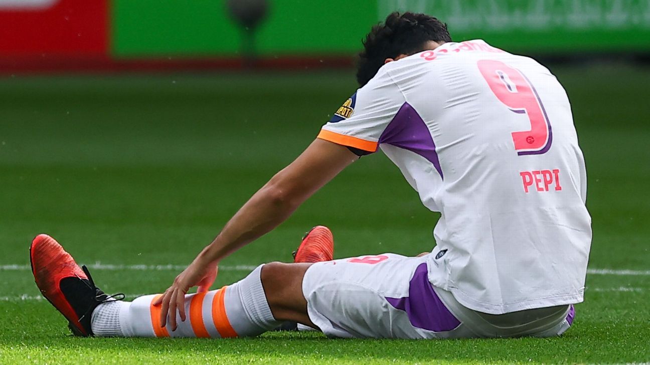 Striker Pepi injured for PSV, a worry for USMNT