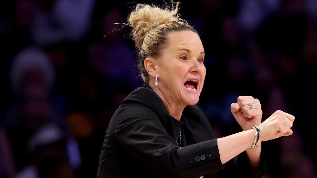 Sources: Sparks fire head coach Roberts after 2 seasons