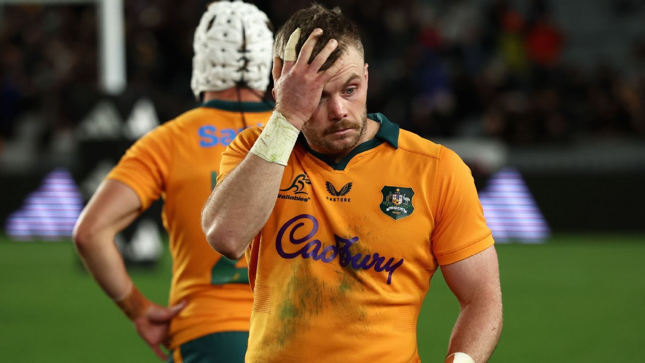 Wallabies struggle in Auckland as All Blacks dominate play