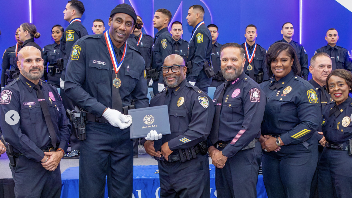 Amar'e Stoudemire graduates from law enforcement academy, will train as an officer