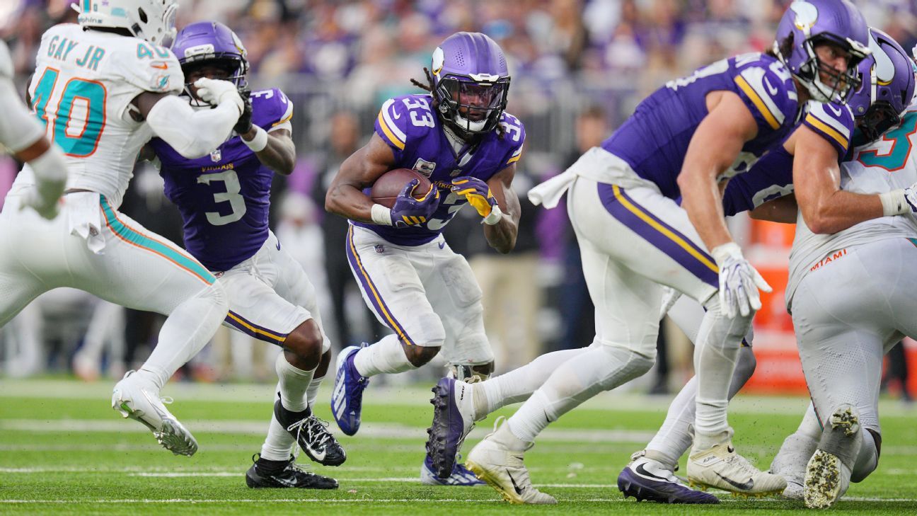 Vikings' Aaron Jones to have MRI after aggravating knee injury
