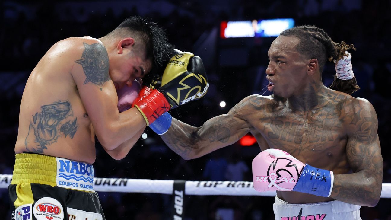 O'Shaquie Foster Routs Emanuel Navarrete to Unify Three 130-Pound Titles