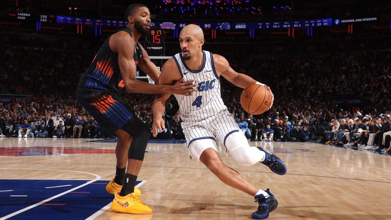 Magic's Suggs helped off floor late in win vs. Knicks with apparent knee injury