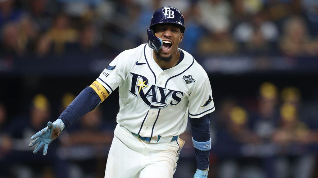 Rays steal Game 4 from Brewers in extras to stay alive in World Series