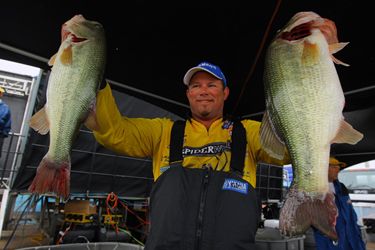 Bassmaster Southern Open finale on Lake Seminole to determine berths for  2011 Classic, Elite entries - ESPN