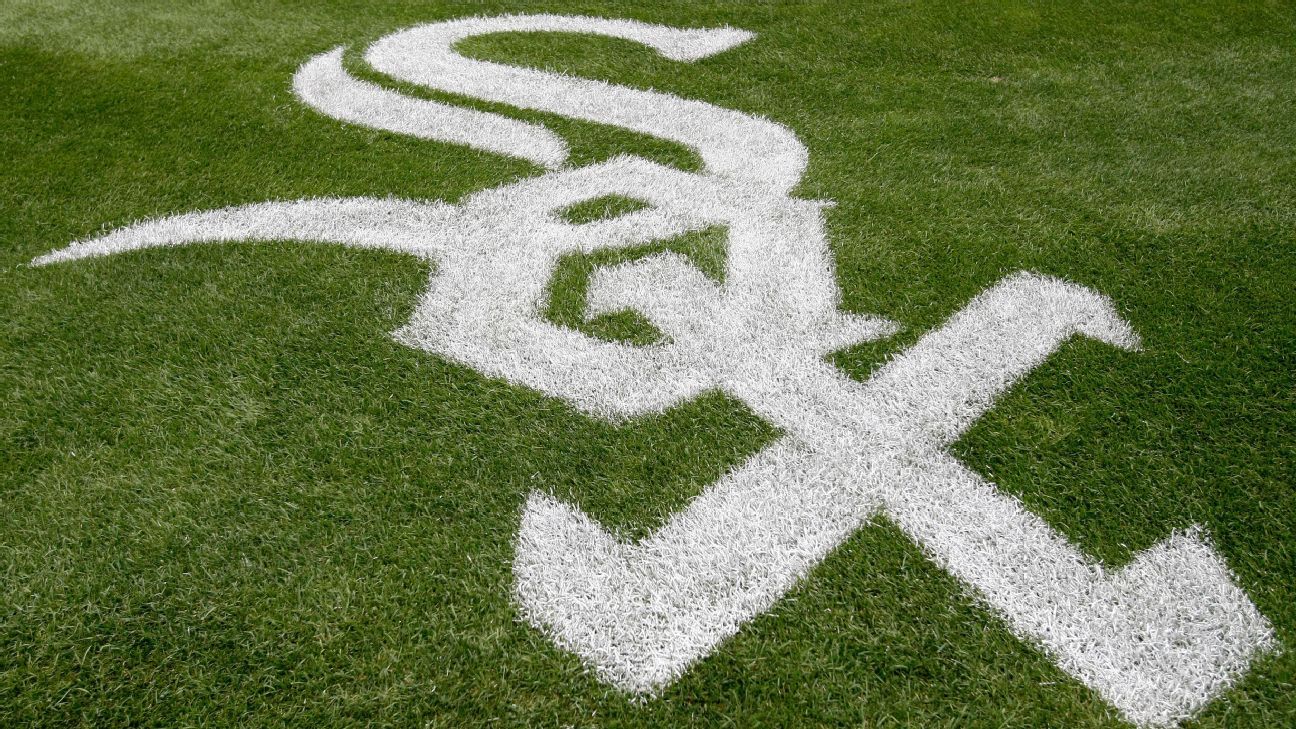 White Sox elevate ex-player Getz to GM role