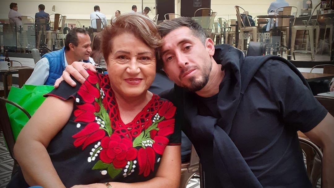 Héctor Herrera travels to Mexico due to the death of his mother
