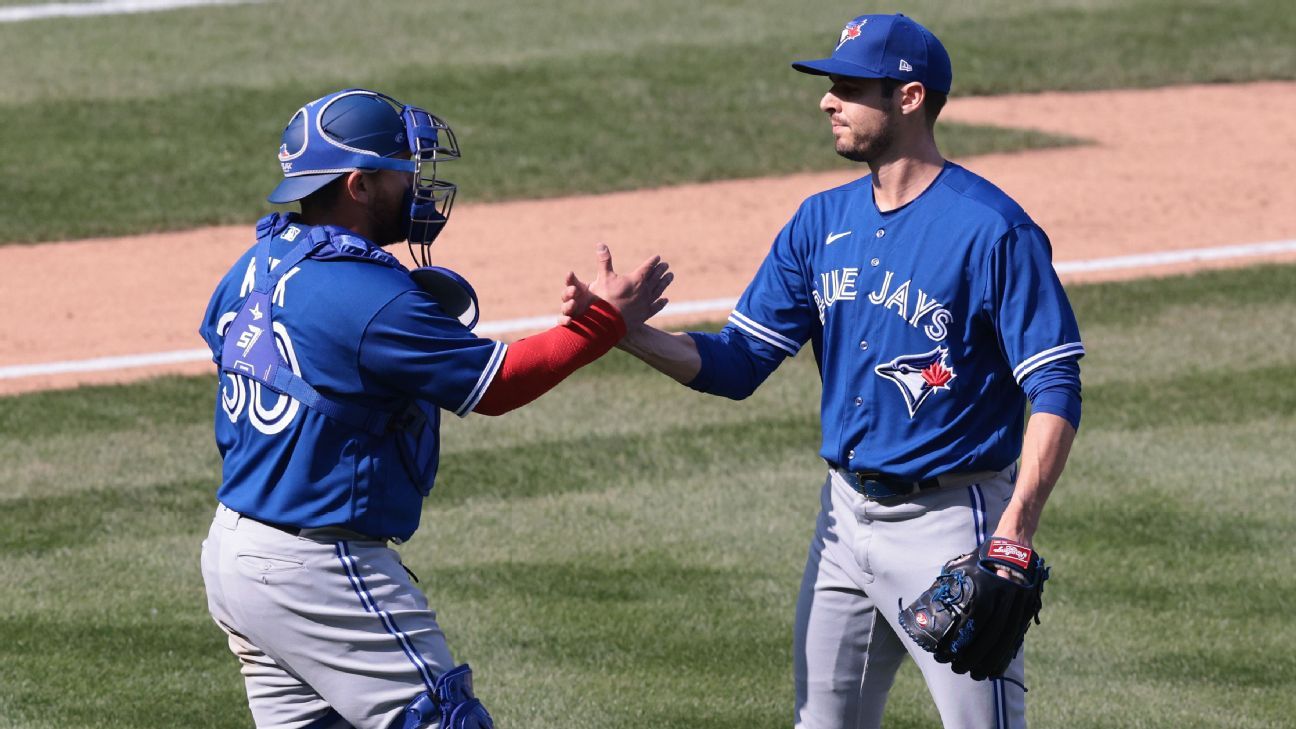 The Toronto Blue Jays place Julian Merryweather closer to the 10-day IL with an oblique stem