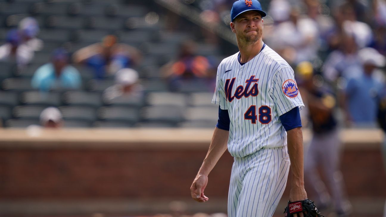 Jacob deGrom akan dievaluasi kembali pada hari Jumat setelah merasa sesak di bahu, kata New York Mets