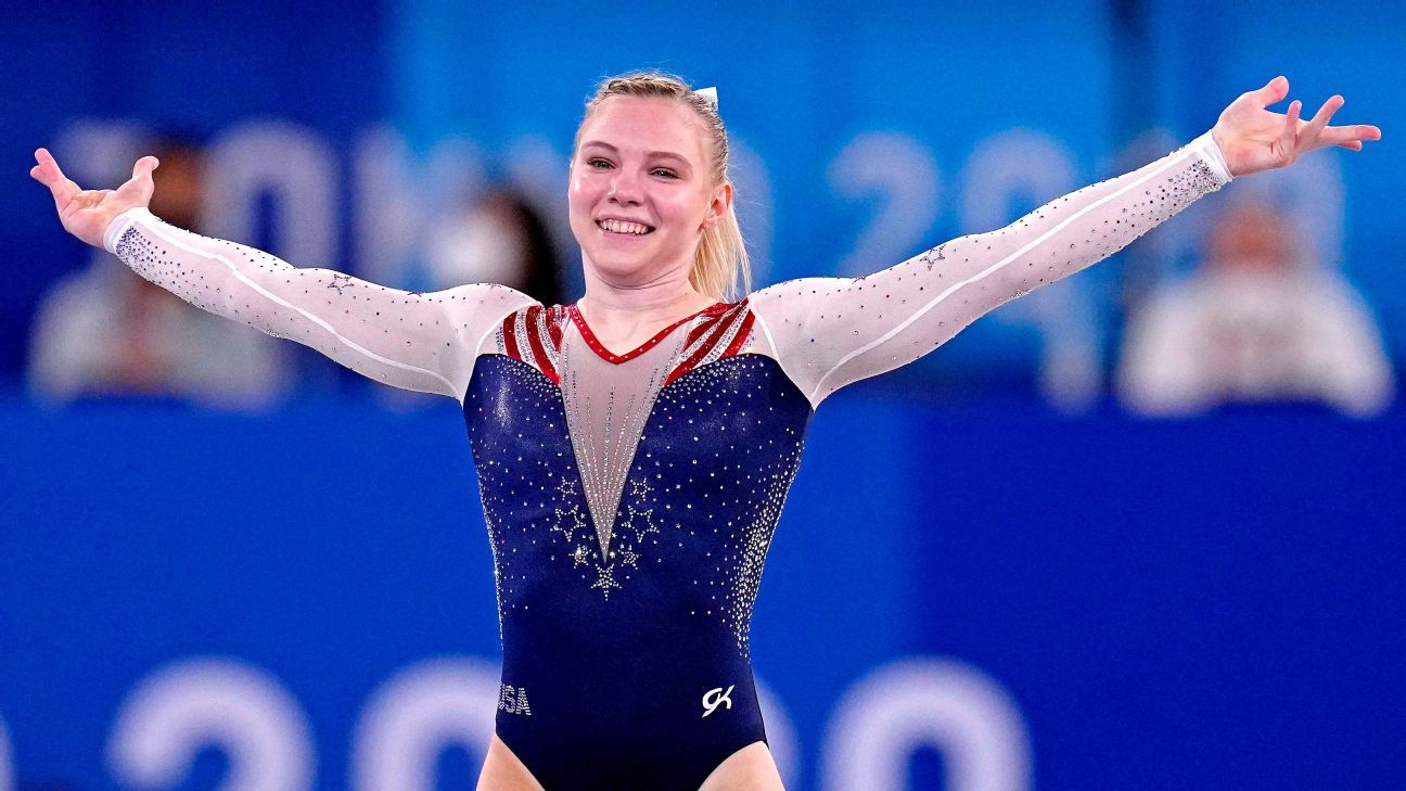 Peraih medali emas Olimpiade Carey kembali ke senam elit