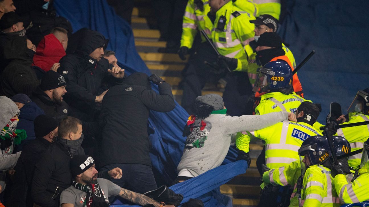 Bentrokan Leicester-Legia Warsawa di Liga Europa menyebabkan 12 polisi terluka, tujuh ditangkap