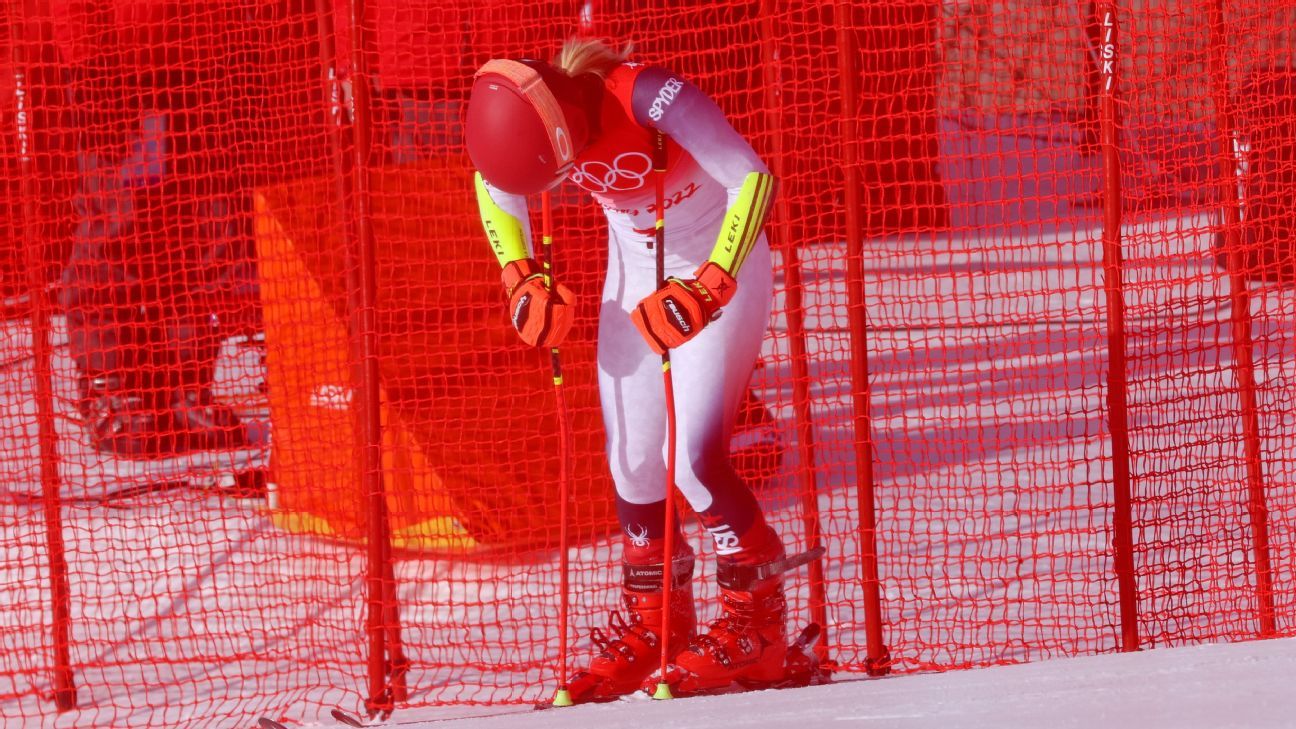 Olimpiade Musim Dingin 2022 — Mikaela Shiffrin keluar dari slalom raksasa, medali figure skating pertama yang diberikan dan lebih banyak pembaruan langsung dari Beijing