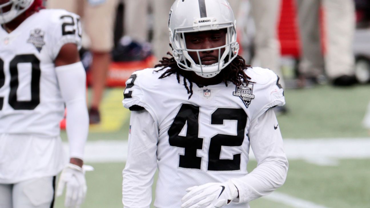 Panthers sign ex-Raiders LB Littleton for one year