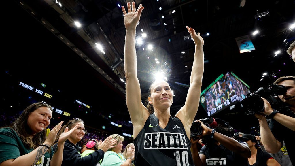 Seattle Storm celebrates Sue Bird in final home game of regular season;  Aces play spoiler