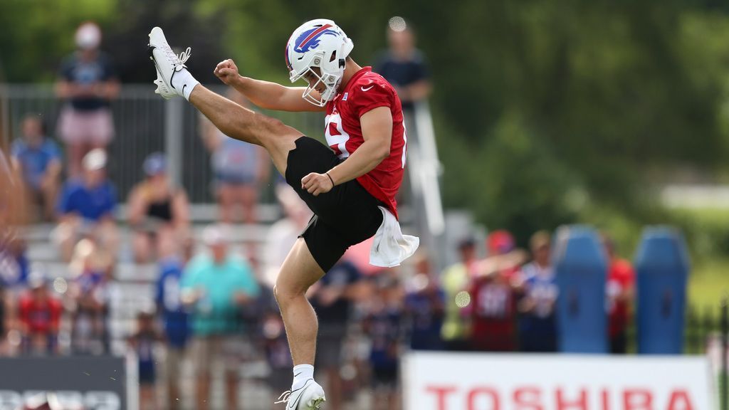 Le parieur des Buffalo Bills Matt Araiza siège à la finale de pré-saison;  veut “mettre les pendules à l’heure” sur le procès pour viol collectif