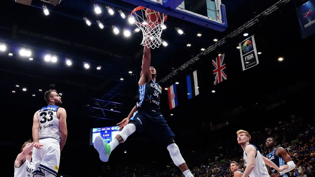<div>Giannis 'all good' after ankle issue in Greece win</div>