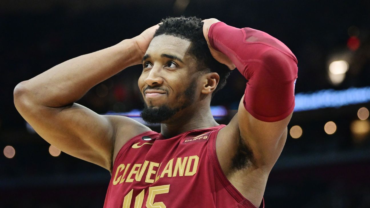 <div>Cavs issued PED tests a day after Mitchell's 71</div>