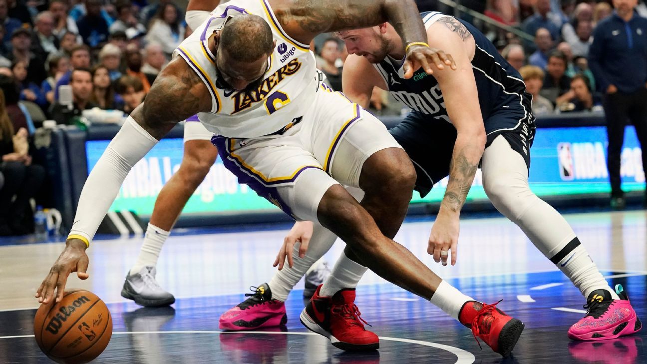Los Angeles Lakers fear LeBron James will miss several weeks with a right foot injury