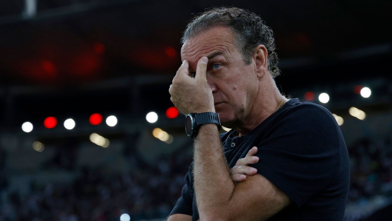 Cuca leaves as Corinthians boss after protests