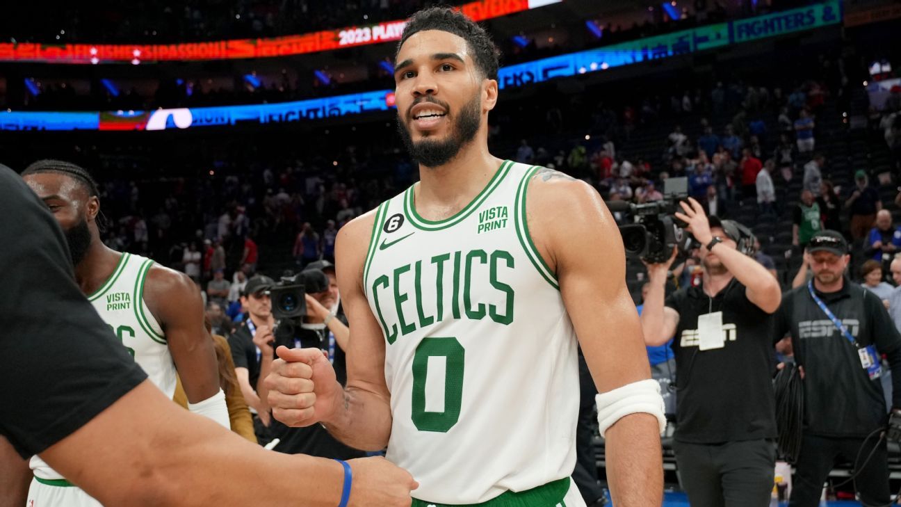 Jayson Tatum’s big 4th quarter keeps Celtics alive against 76ers