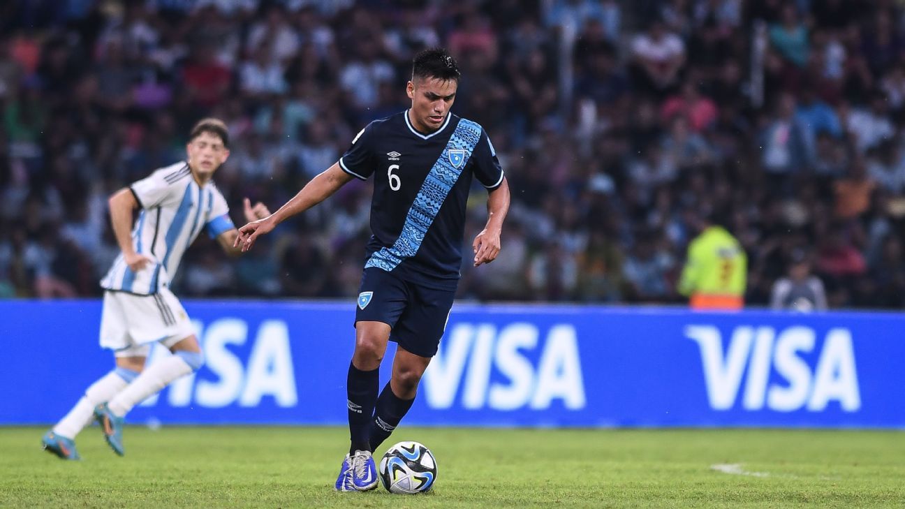 Il giocatore della Coppa del Mondo Under 20 Carlos Santos ha chiesto la risoluzione unilaterale del suo contratto con Iztapa