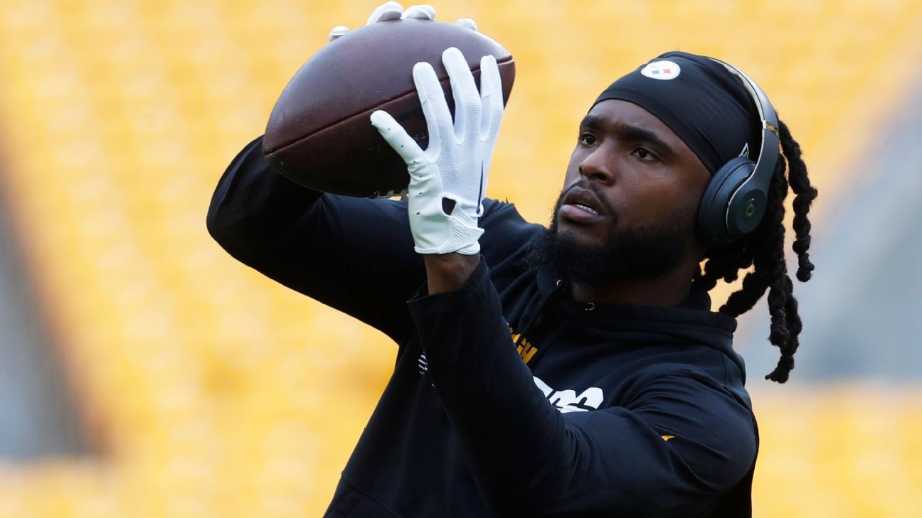 Steelers WR Johnson exits with hamstring injury