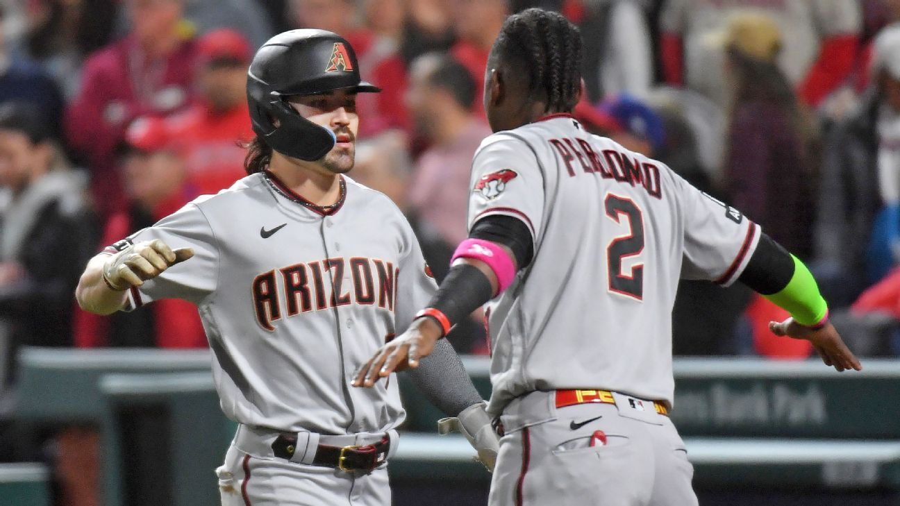 D-backs continue run, back in first WS since '01