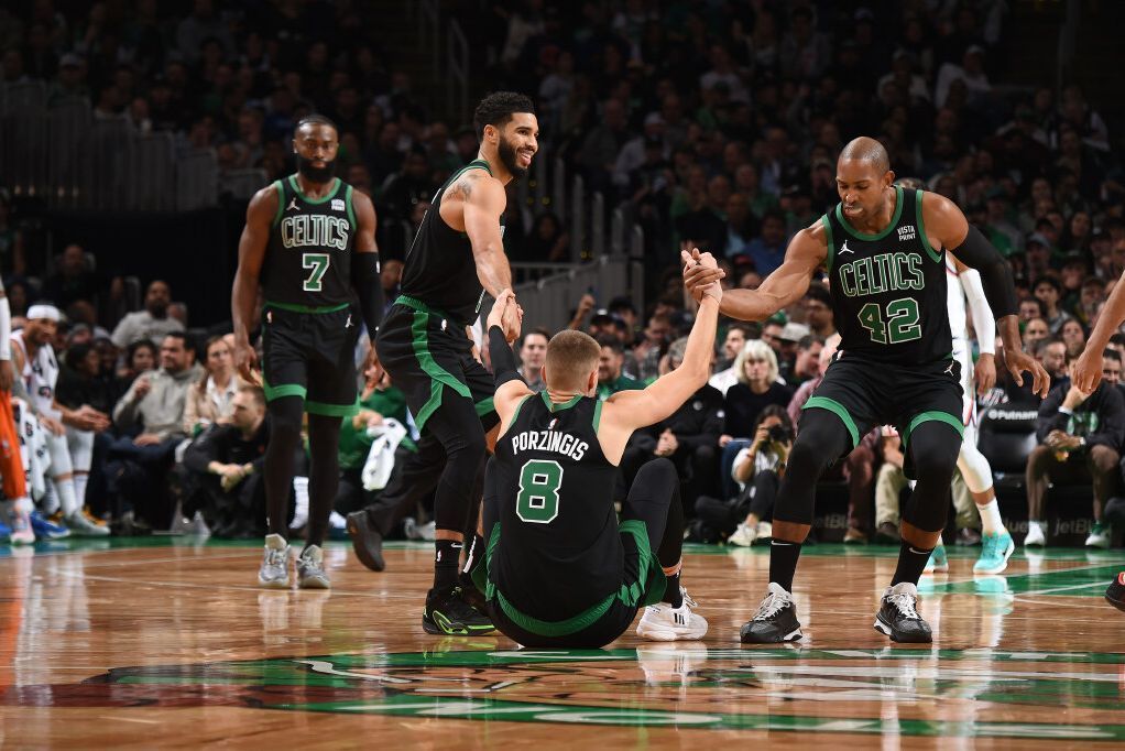 Al Horford lifts the Celtics amid the absence of their stars