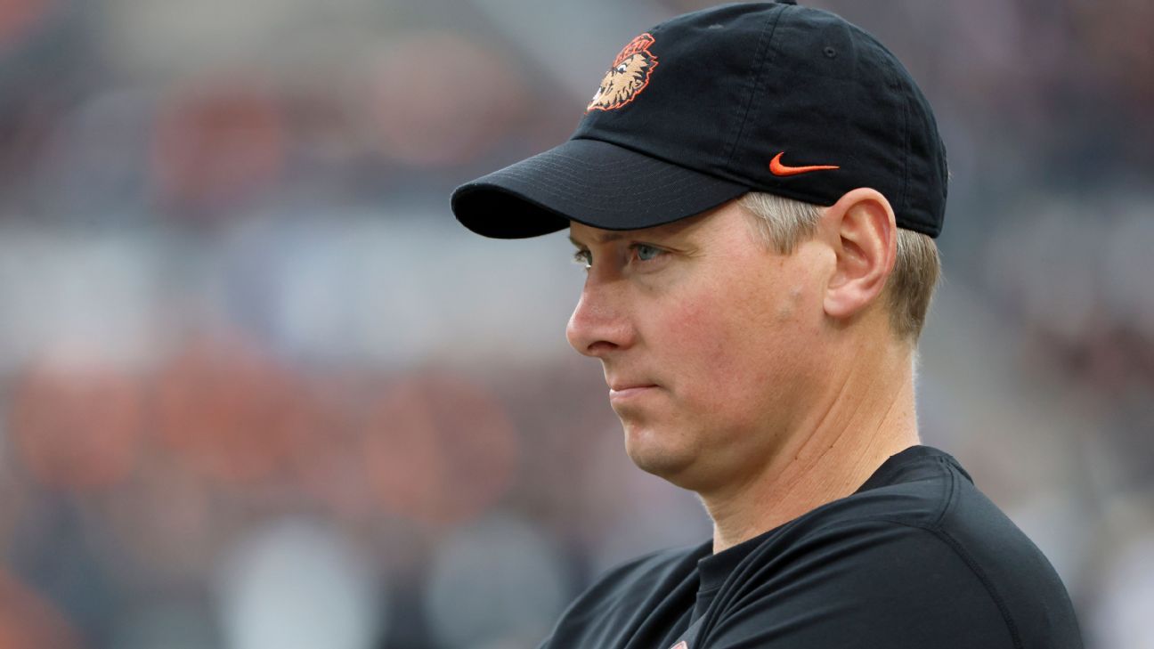 Oregon State promotes DC Bray to head coach