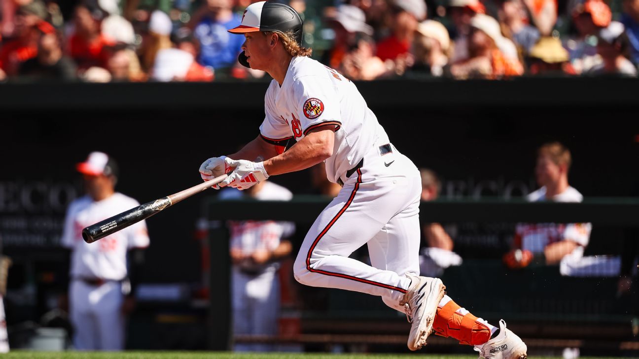 'Relieved' Holliday gets 1st MLB hit, aids O's rally