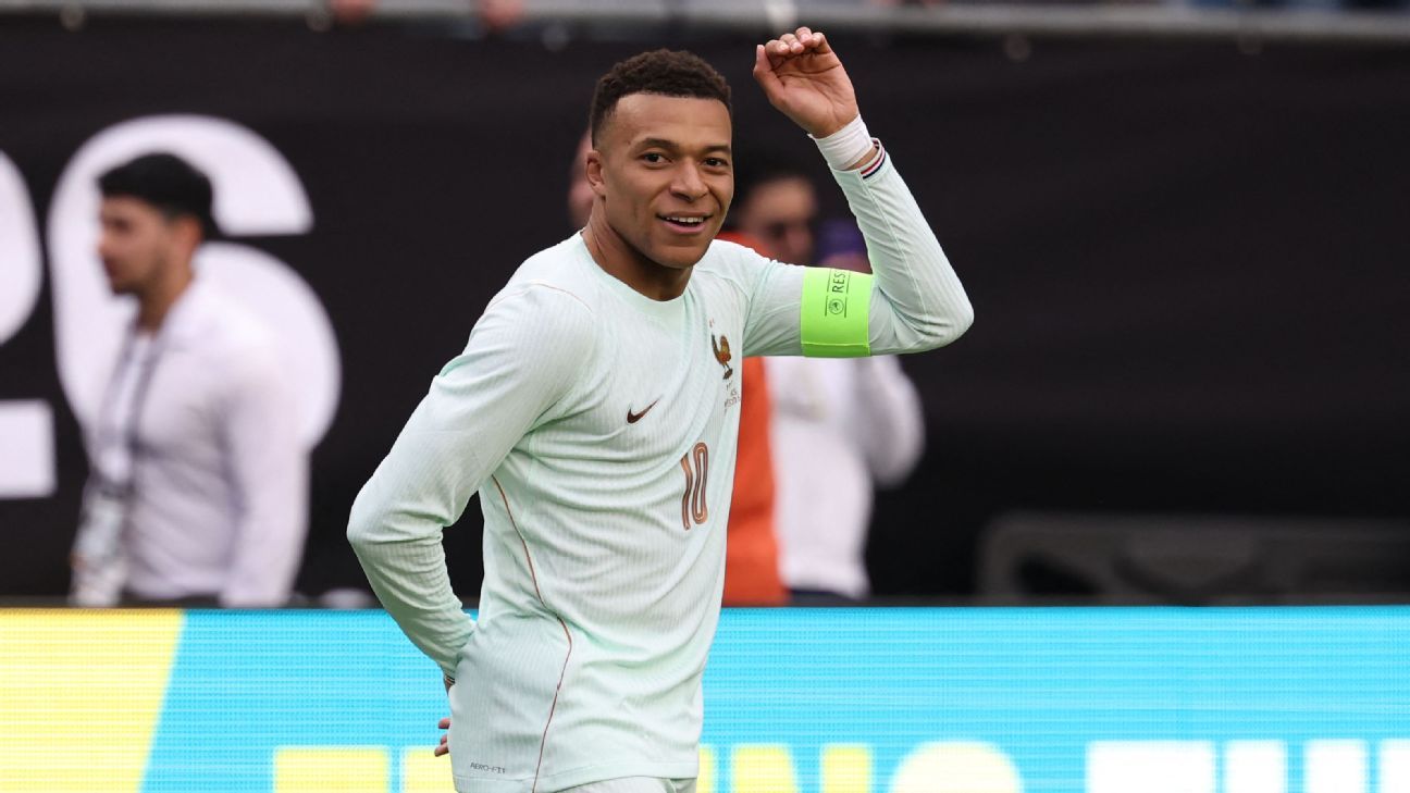 Mbappé ‘leva a melhor’ sobre Vinicius Jr., Brasil perde da França e amarga primeira derrota pré-Copa Mbappé ‘leva a melhor’ sobre Vinicius Jr., Brasil perde da França e amarga primeira derrota pré-Copa